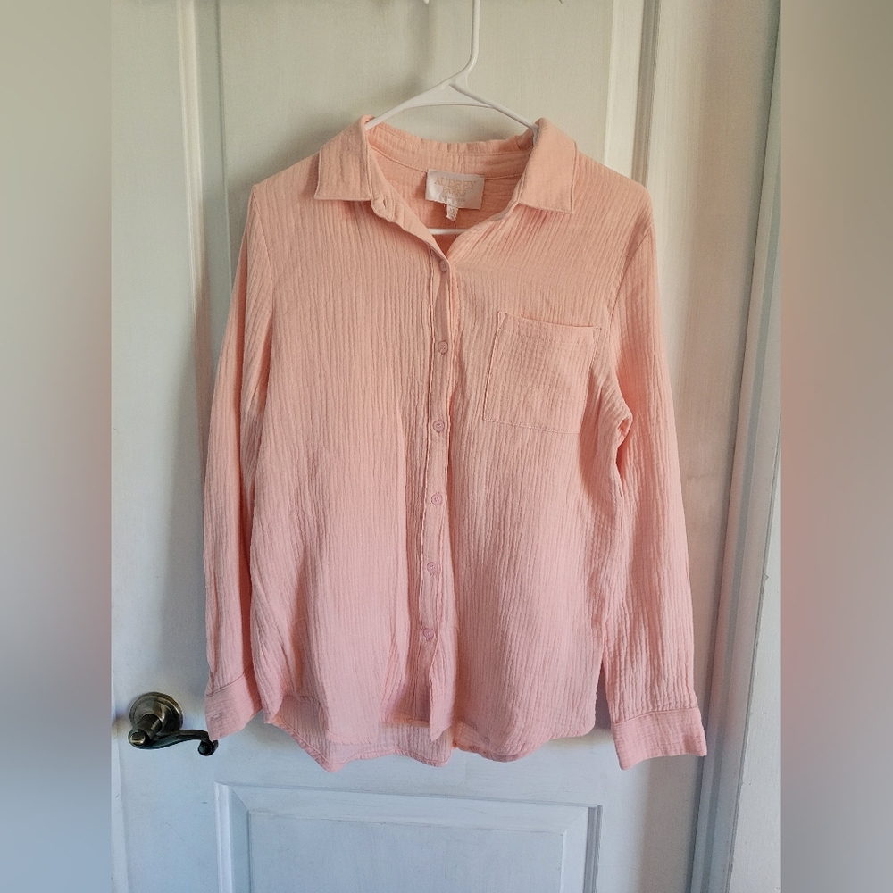 Francesca's Audrey Parks | Light Pink Guazey Oversized Button-Up Shirt | XS